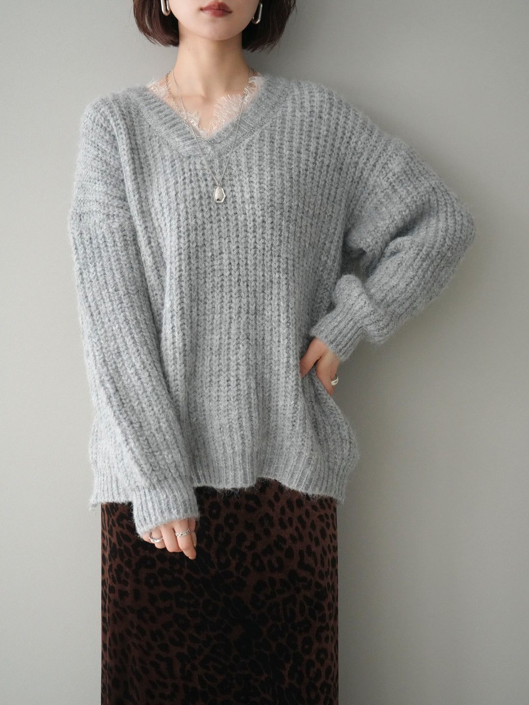 [予約]Vネックレースニットプルオーバー/gray