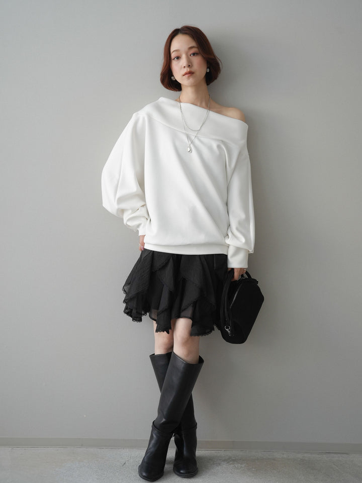 [SET]アシンメトリーオフショルポンチプルオーバー+ラッフルレースミニスカート(2set)