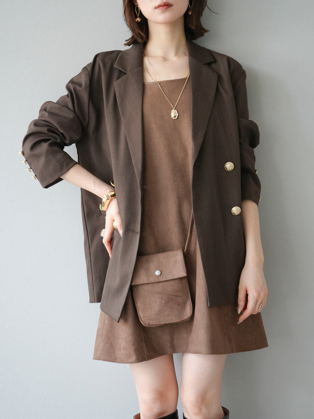 [SET]ゴールドボタンツイルダブルテーラードジャケット+ショルダーポーチ付スウェードミニワンピース(2set)