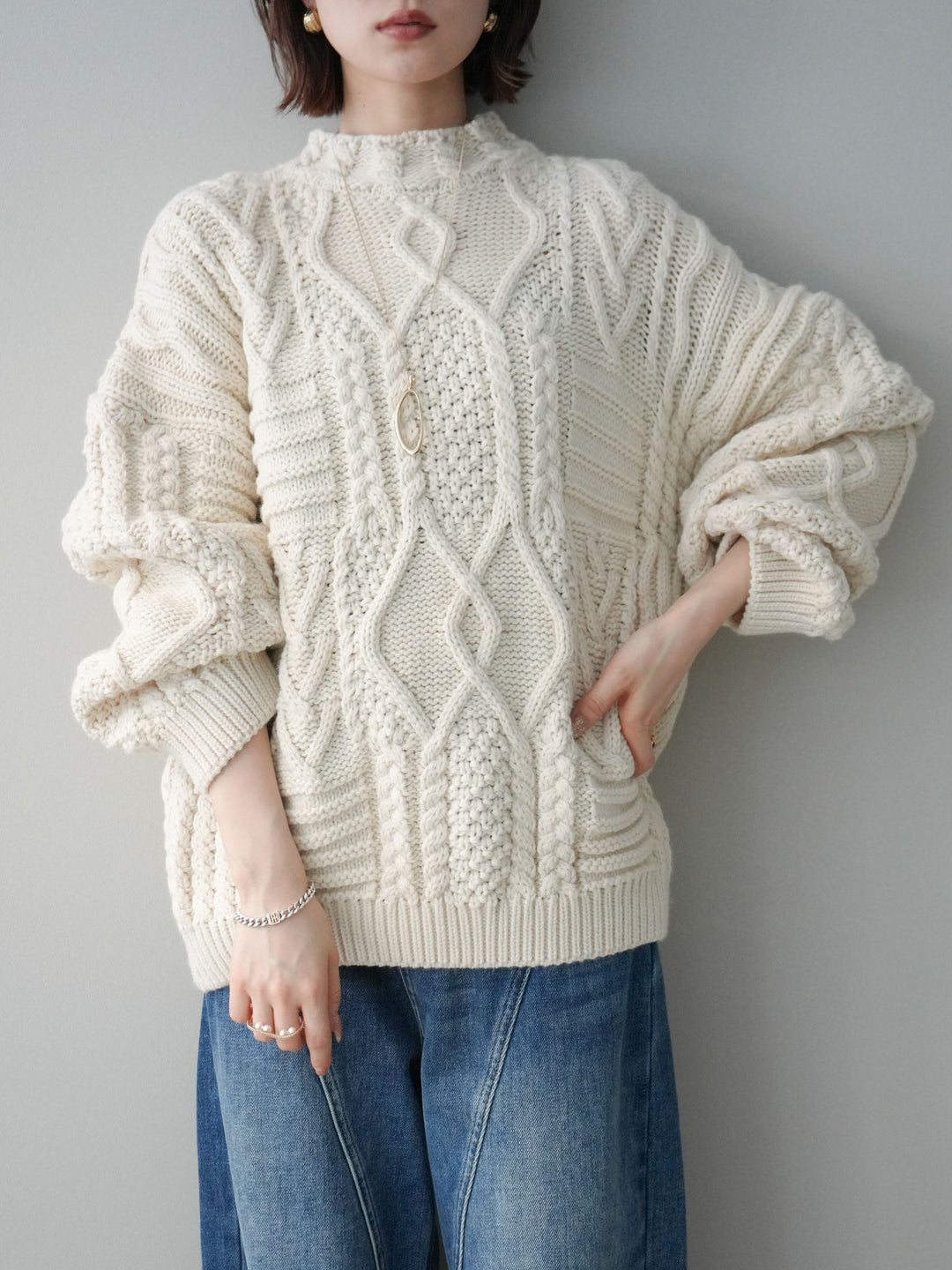 [予約]ケーブル編みモックネックニットプルオーバー/ivory