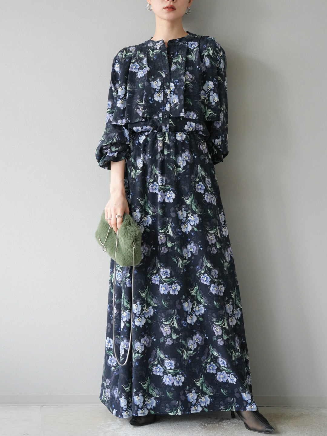 [予約]フラワーフリルブラウス/ネイビー