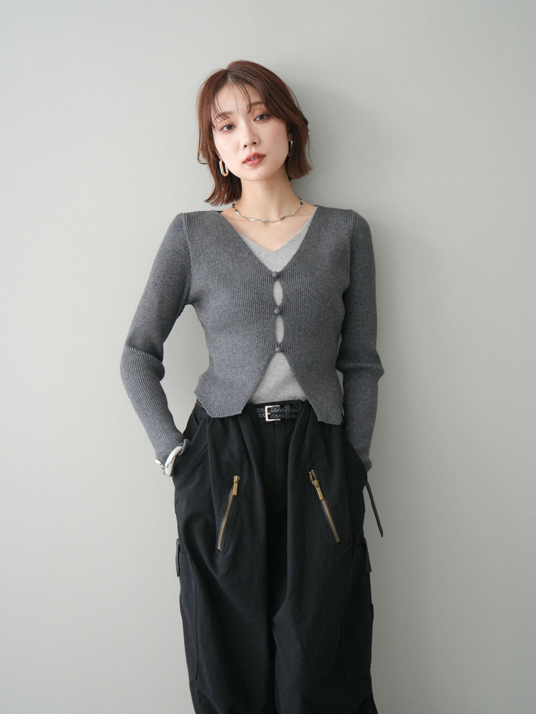 [SET]Vネック配色レイヤードスリットニットトップス+コットンタックループパンツ(2set)