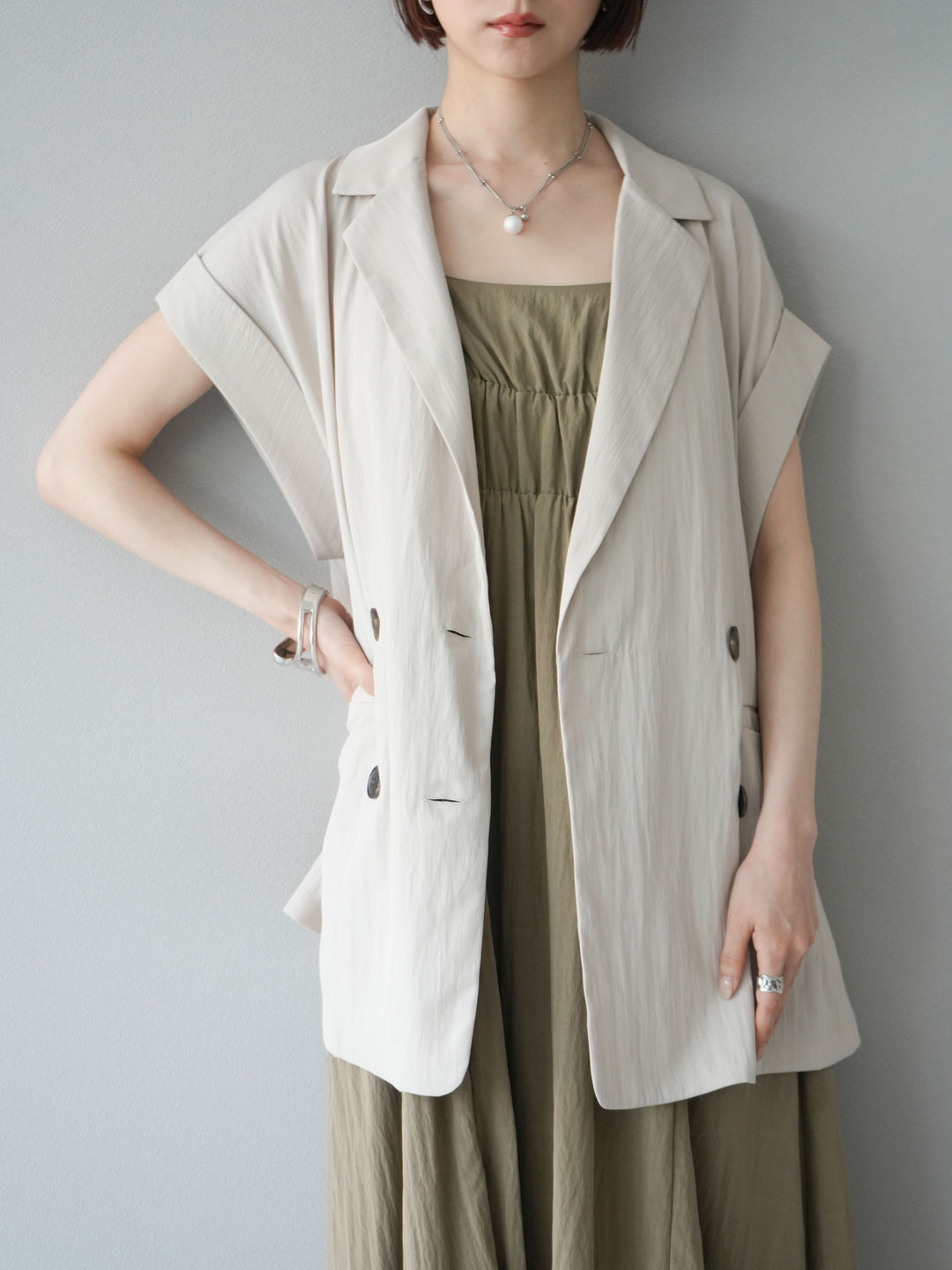 [SET]レーヨンシャーリングキャミワンピース+リネンライクノースリーブダブルジレ(2set)