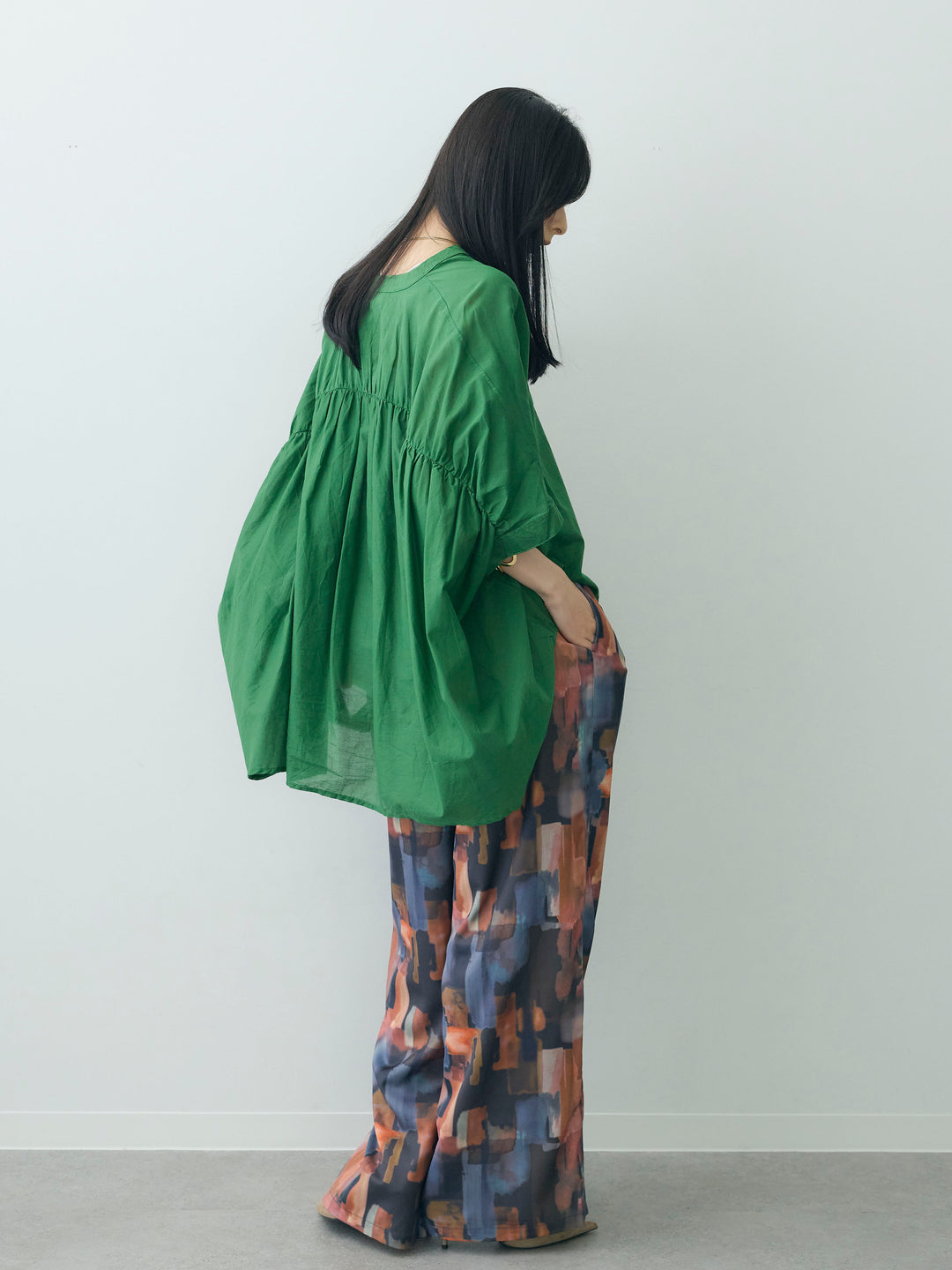 [SET]コットンボイルバックギャザーシャツ+カップ付きバッククロスキャミソール+ニュアンスプリントイージーパンツ(3set)