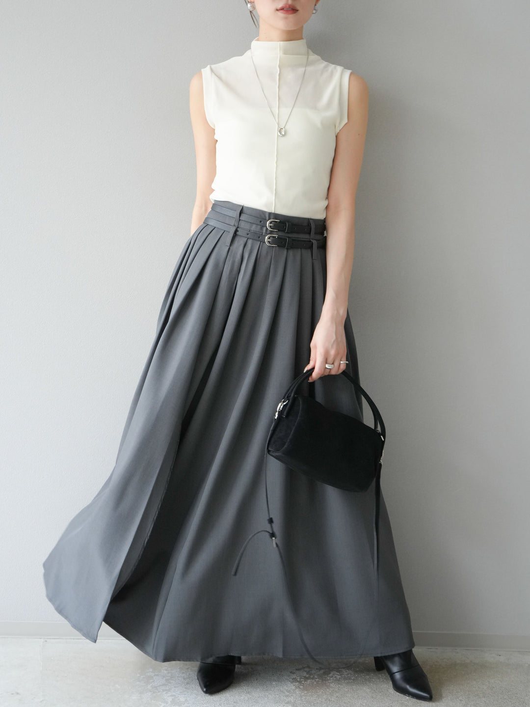 [SET]シアーベロアプチネックノースリーブトップス+エステルプリーツスリットスカート(2set)