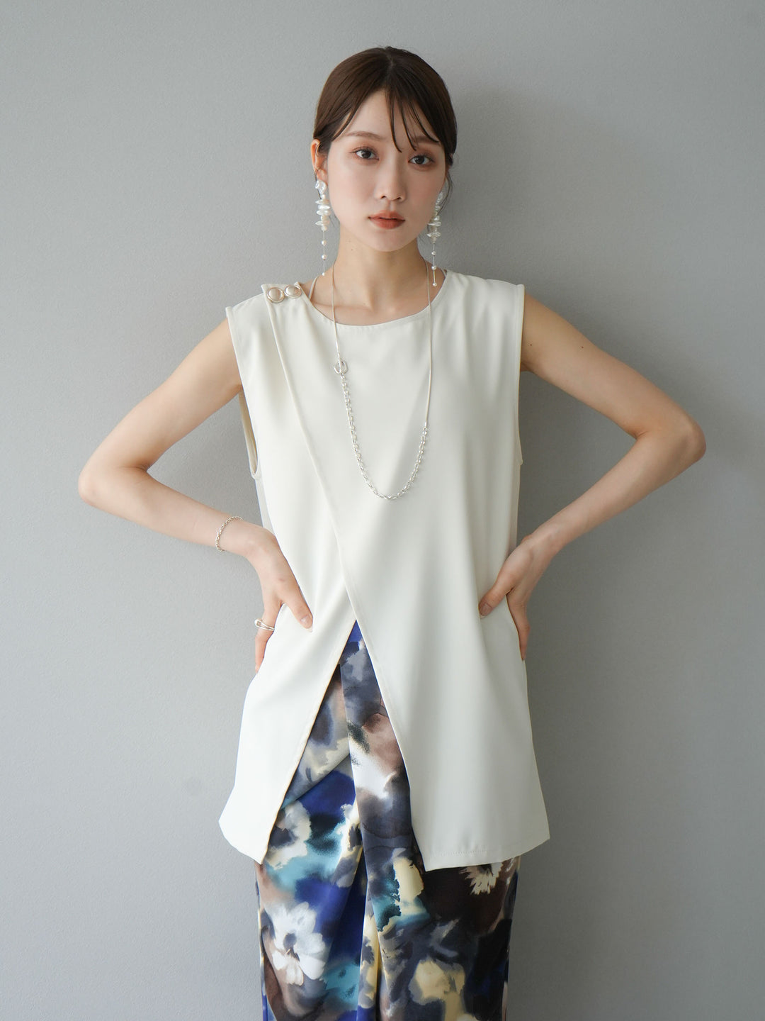 [SET] Layered design vest + watercolor print tuck I-line skirt (2set)