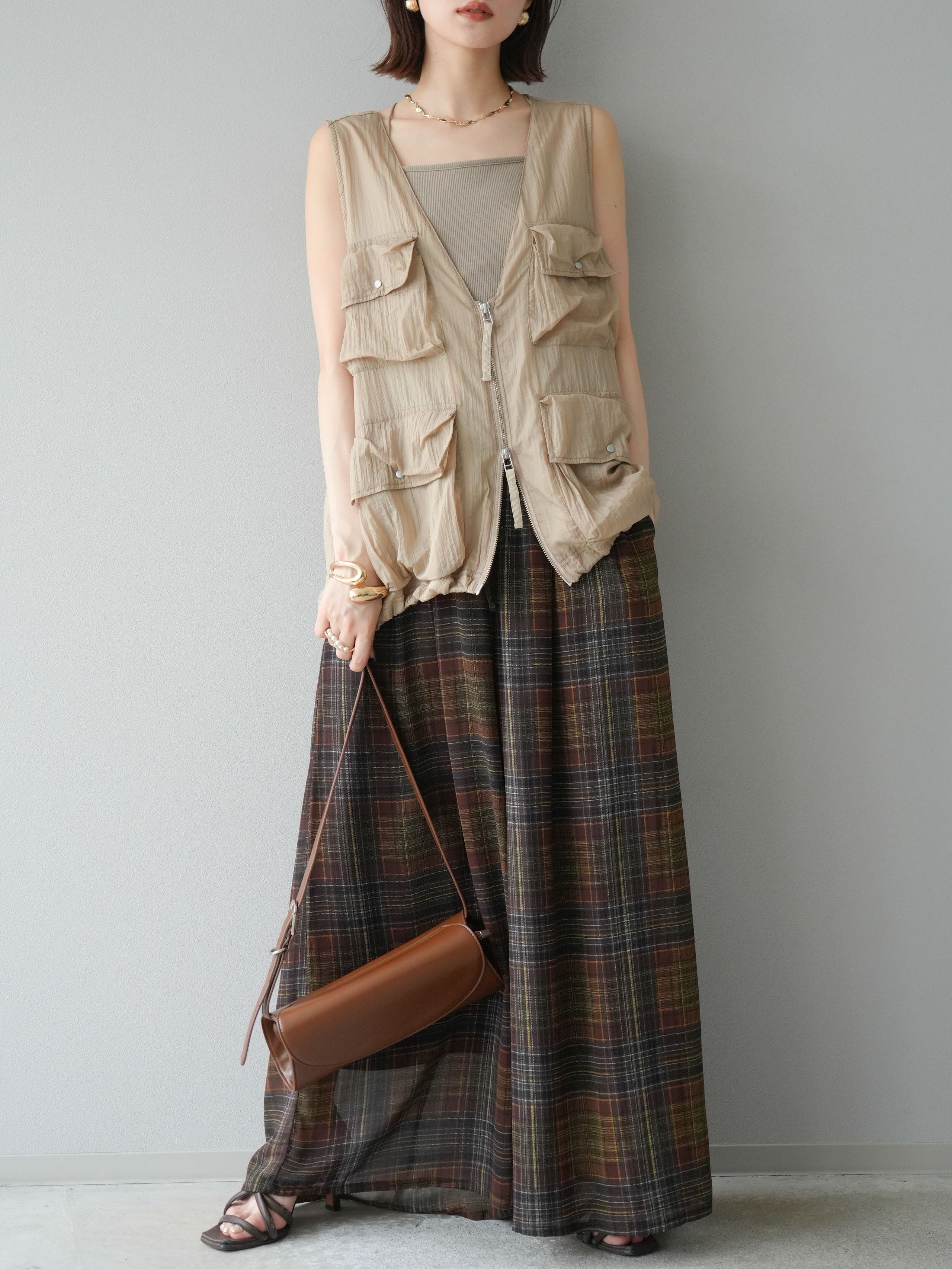 ナイロンポケットベスト　/ ベージュ ナイロンポケットベスト / ベージュ