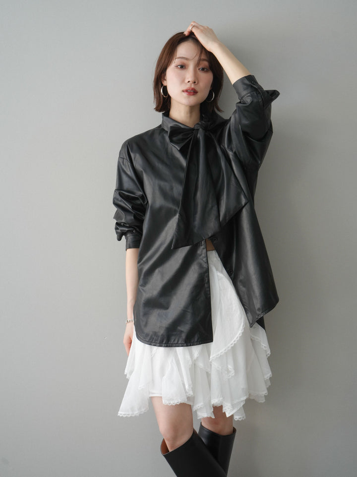 [SET]フェイクレザーボウタイブラウス+ラッフルレースミニスカート(2set)