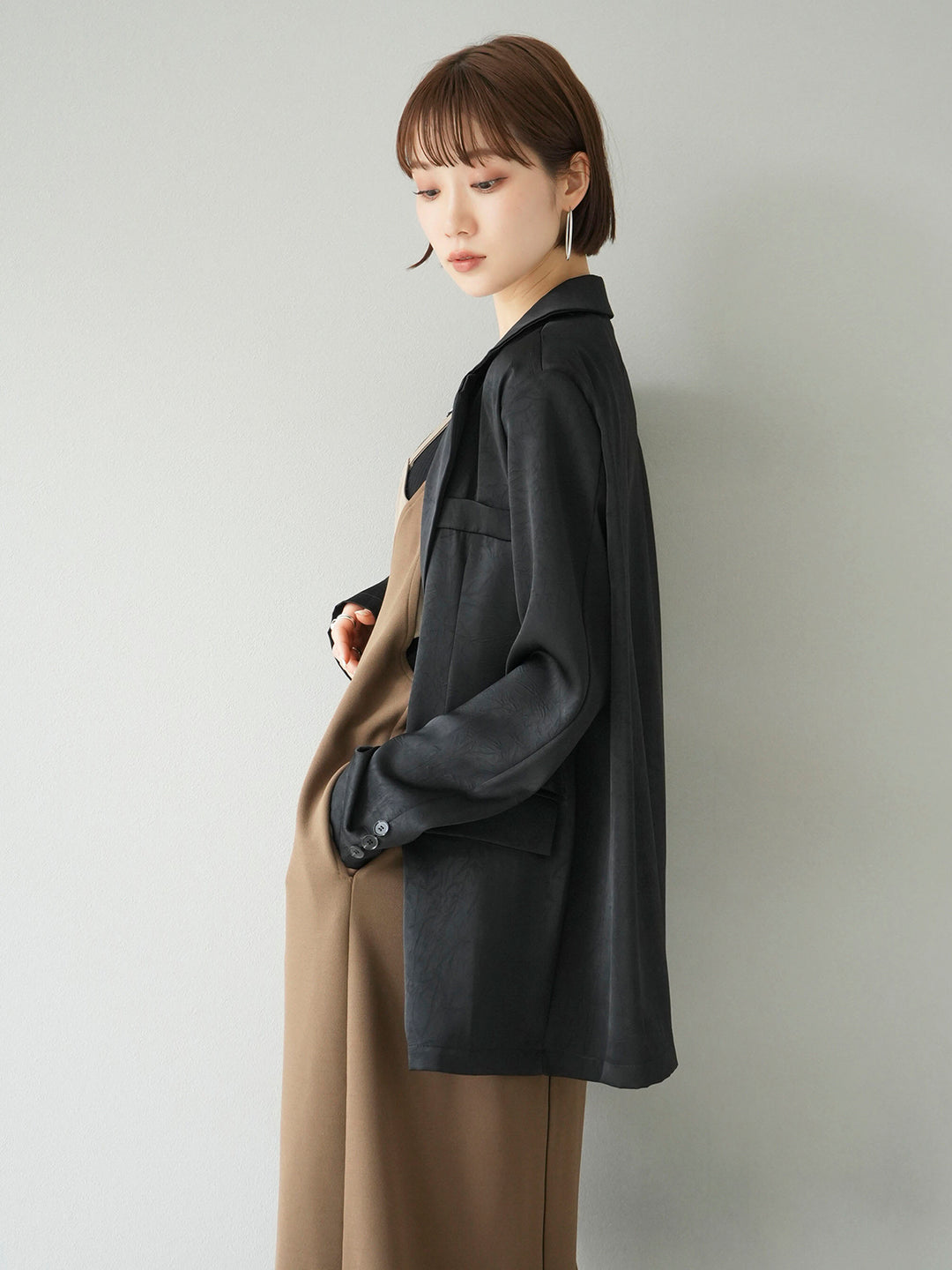 [SET] Bicolor layered design cami dress + crushed satin tailored jacket (2set)