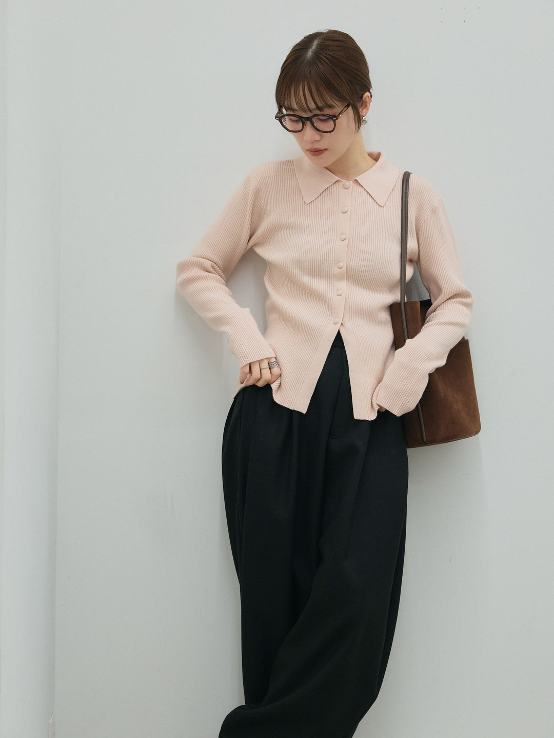 【Allure】[SET]くるみボタンポロリブニットトップス+モックスカルゼサイドタックコクーンパンツ(2set)