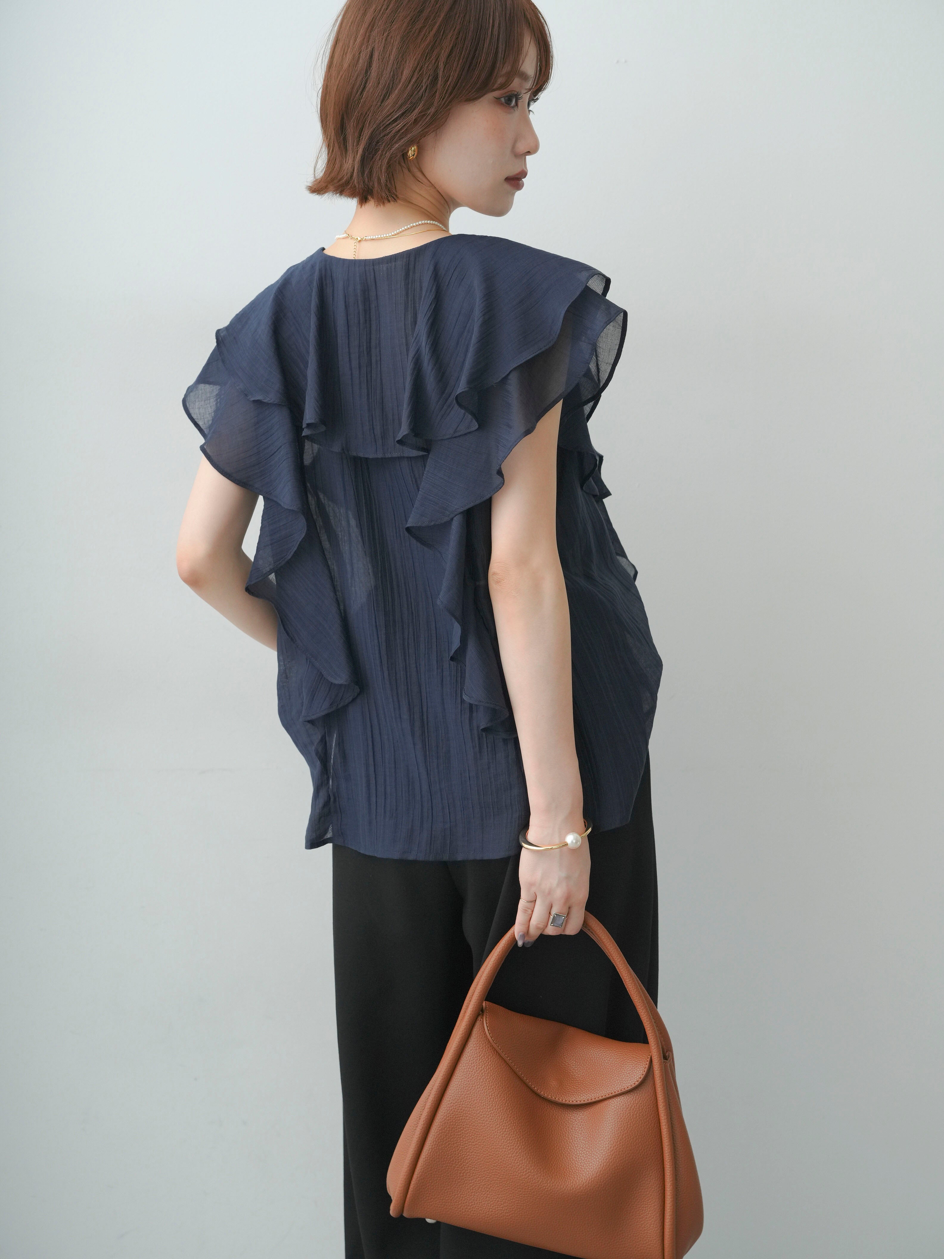 予約]シアー楊柳ラッフルフリルノースリブラウス/navy – Lumier