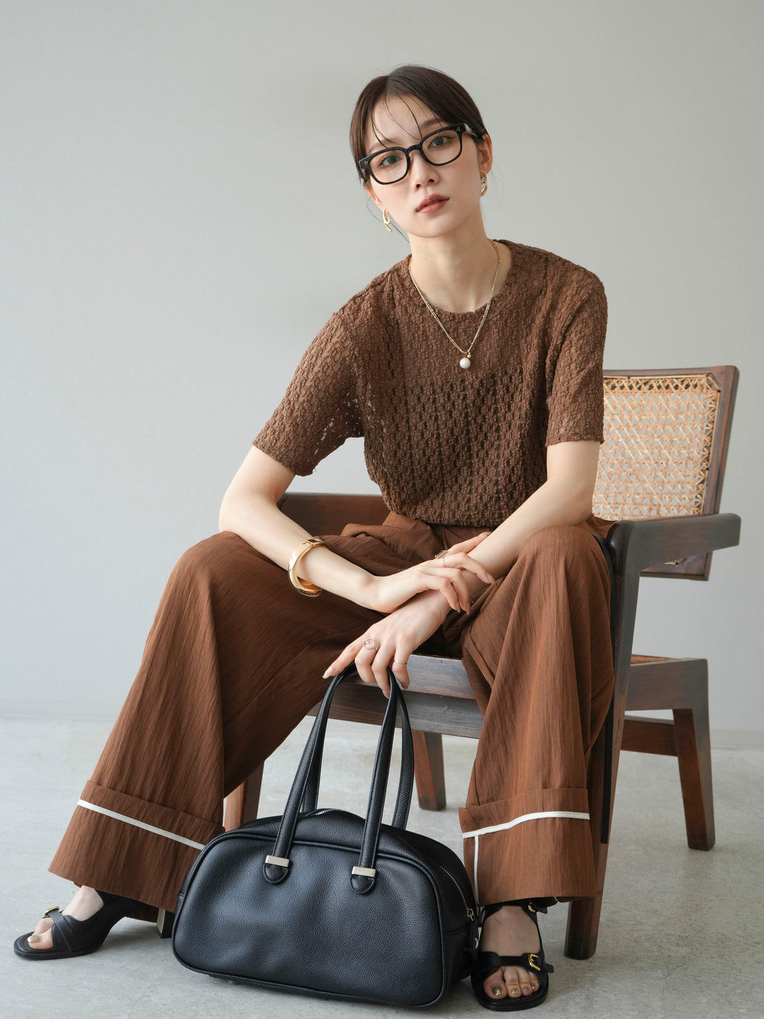 【預購】剪裁蕾絲T卹/棕色