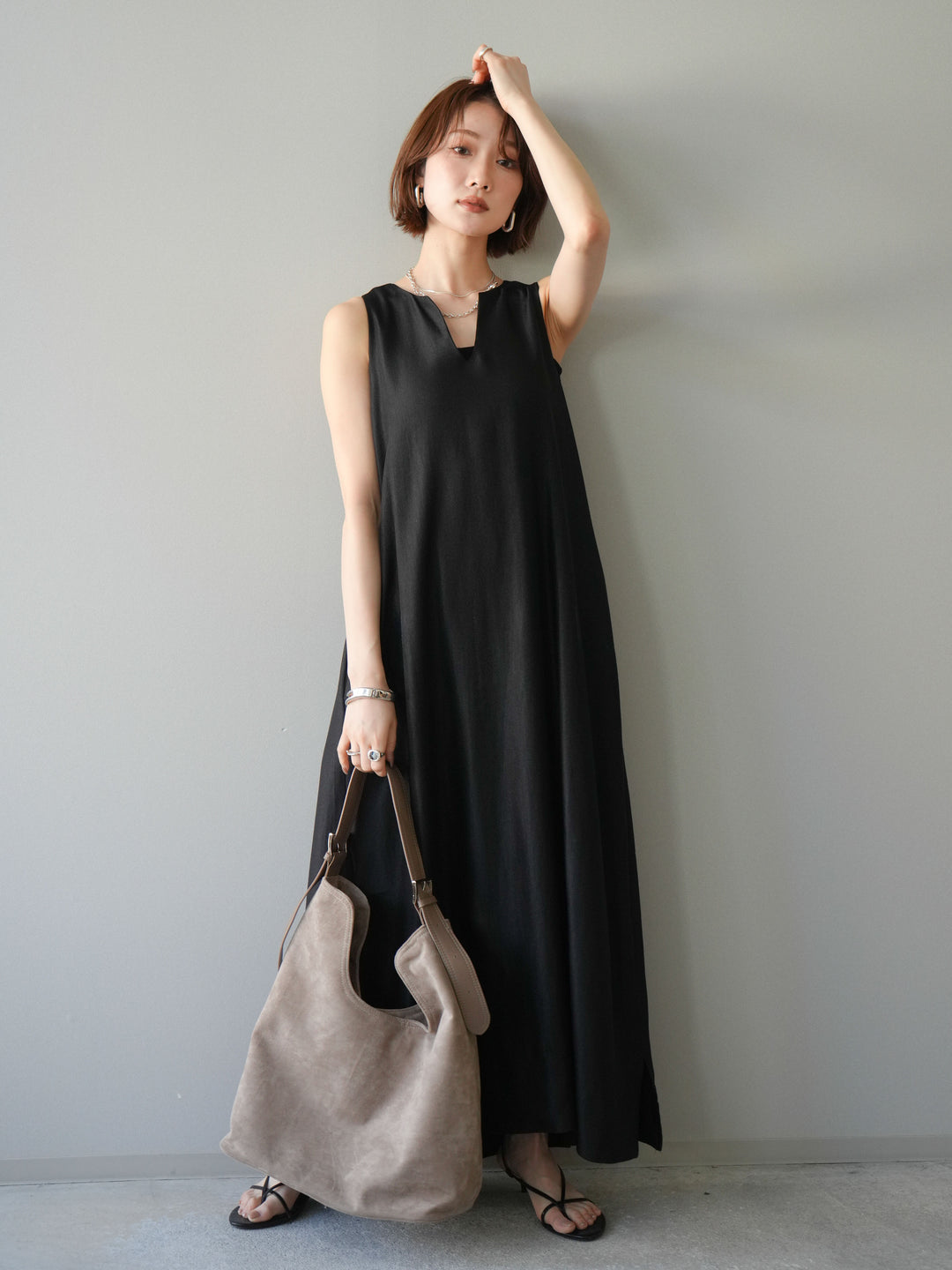[予約]スキッパーフレアノースリーブワンピース/black
