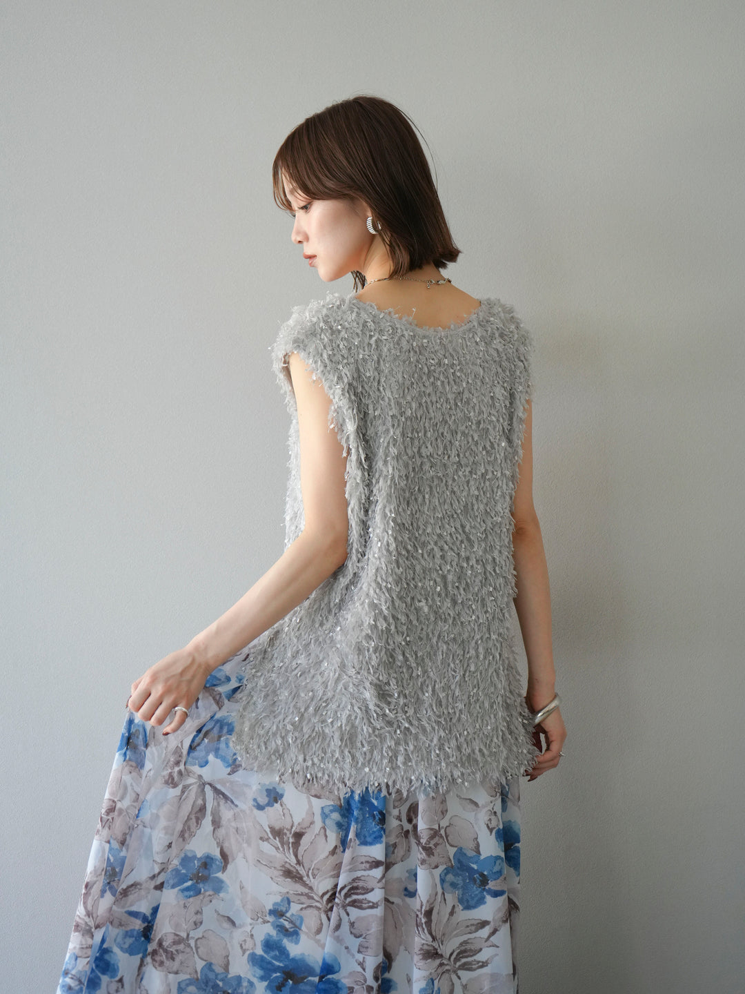 [予約]フェザーVネックベスト/グレー