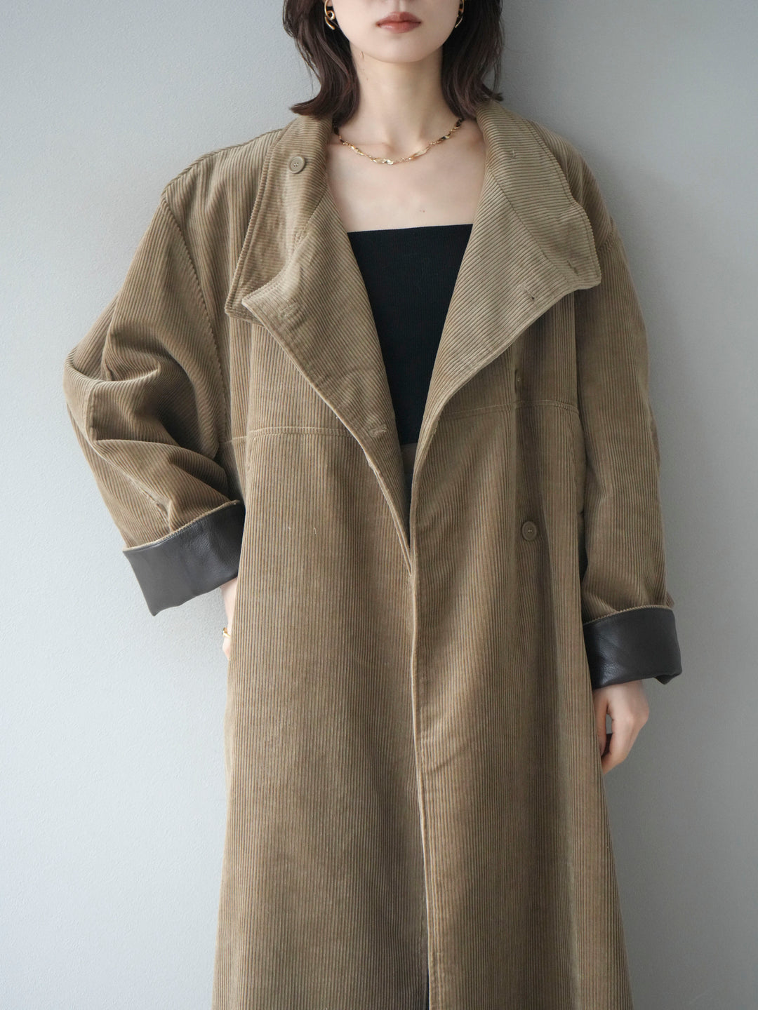 [予約]コーデュロイ折り返しレザーロングコート/beige
