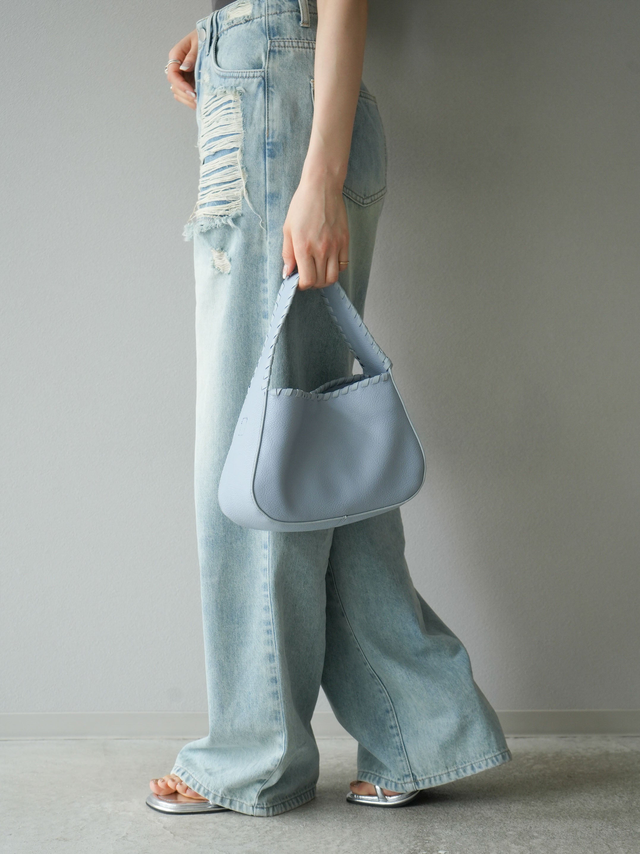 予約]ステッチワンハンドルミニバッグ/サックス – Lumier