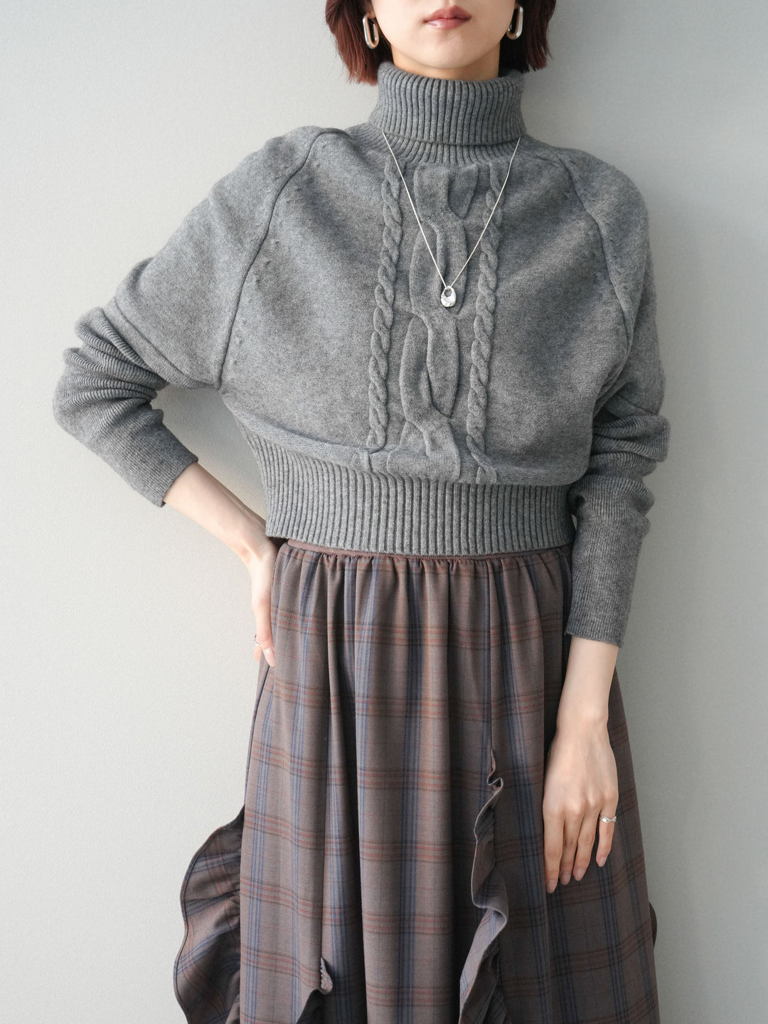 [予約]ケーブル編みタートルハーフスリーブニットアンサンブル/gray