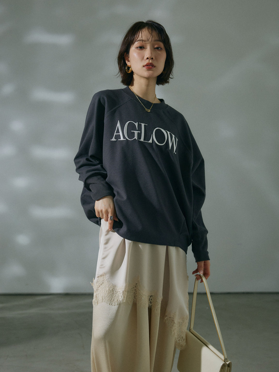 【Allure】[SET]ブークレダンボールロゴ刺繍プルオーバー+ブークレダンボールロゴ刺繍プルオーバー(2set)