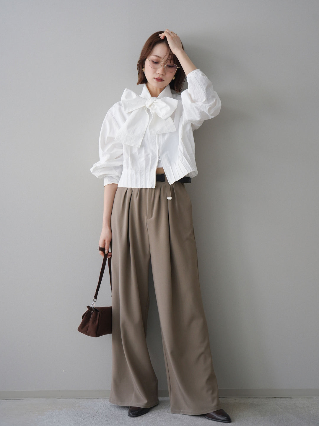 [SET]ボウタイ裾プリーツライトジャケット+ベルト付キーホルダーモチーフワイドパンツ(2set)