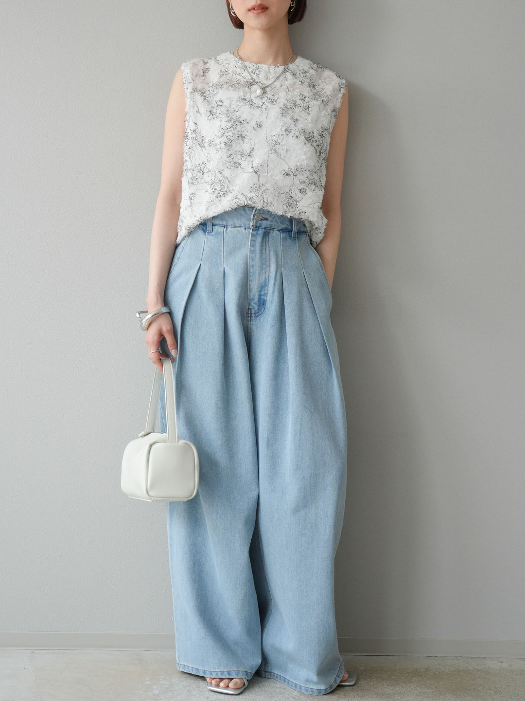 【預購】雙褶寬牛仔褲/漂白