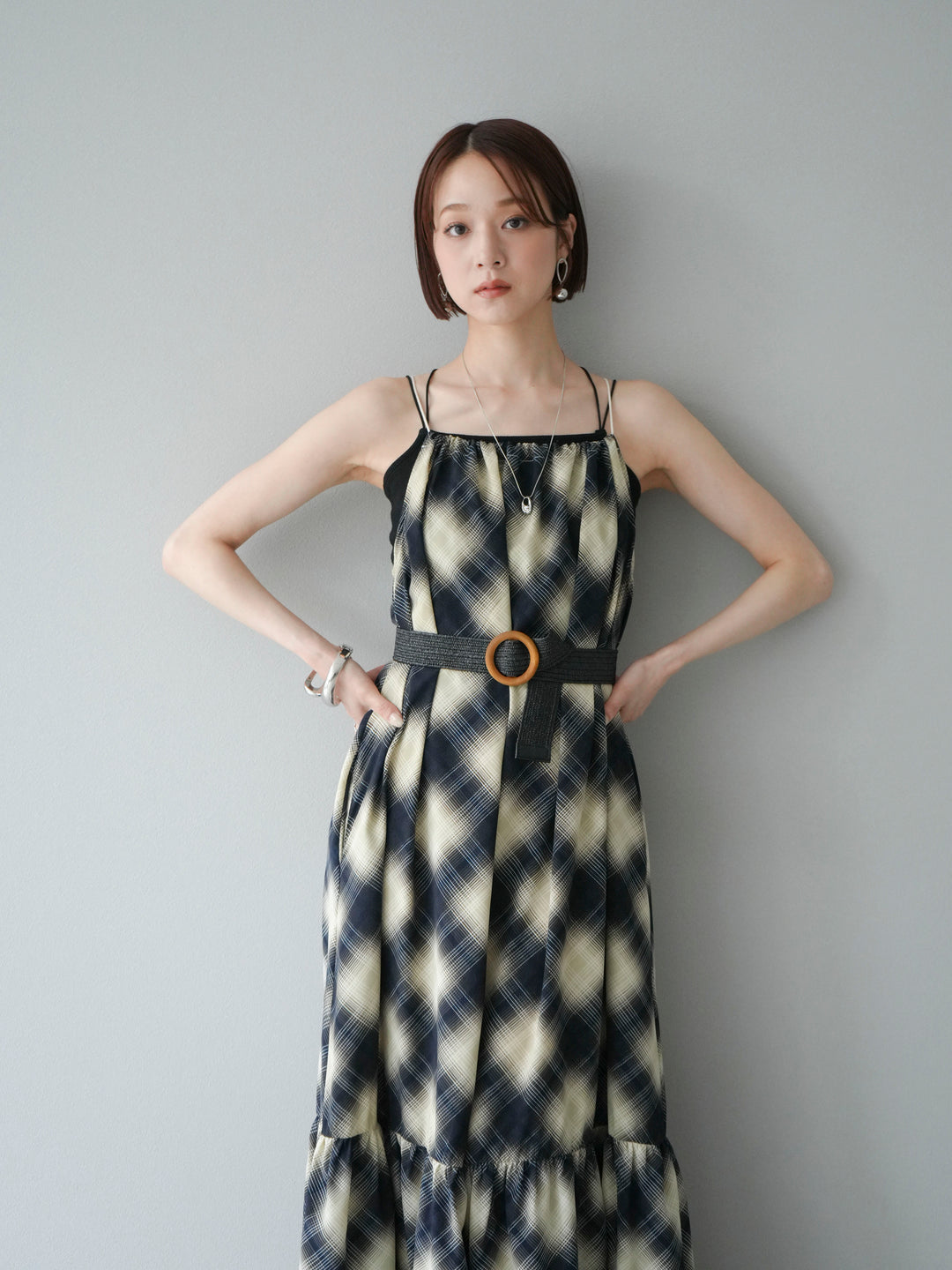 [SET] 繫腰帶格紋無袖洋裝 + 繫腰帶格紋無袖洋裝 (2 套)