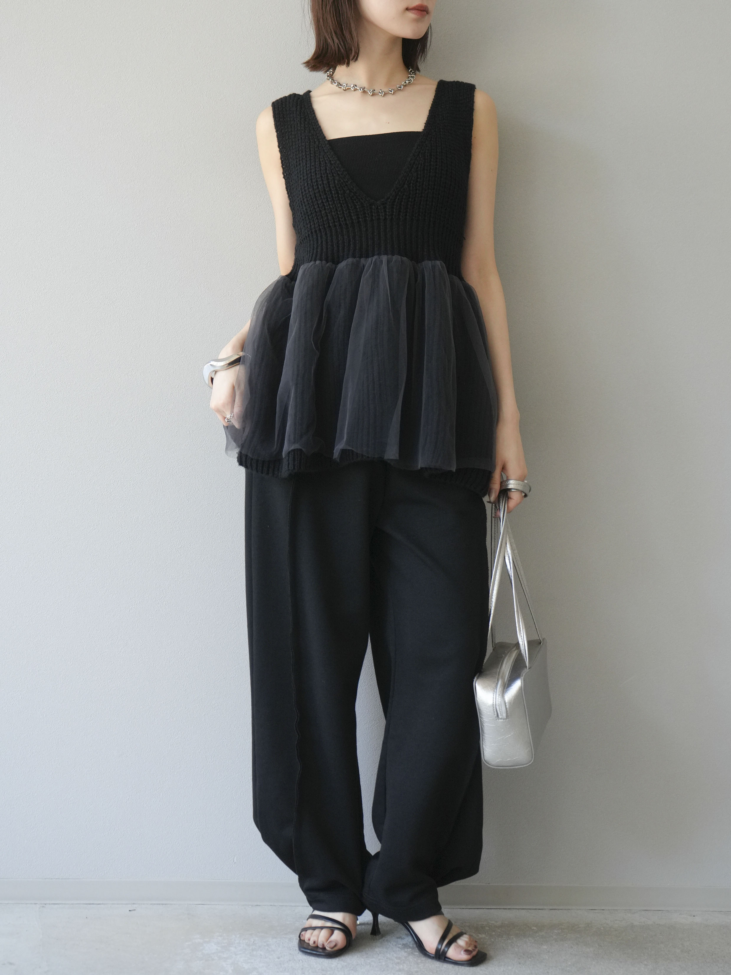 2WAY RUFFLED TULLE VEST ブラック SLY（スライ）の「2WAY FRILL TULLE VEST 2ウェイ フリル