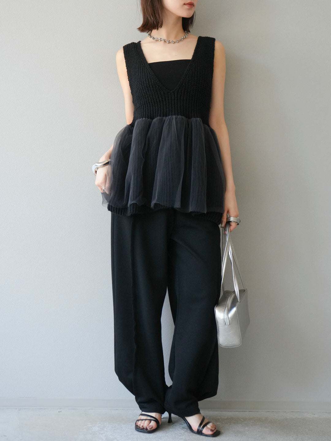 [予約]チュールレイヤードペプラムニットベスト/ブラック