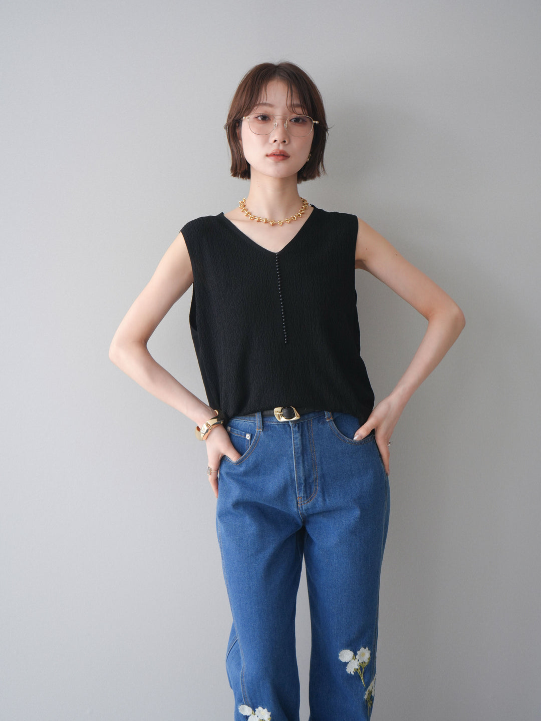 [予約]パールデザインVネックニットトップス/black