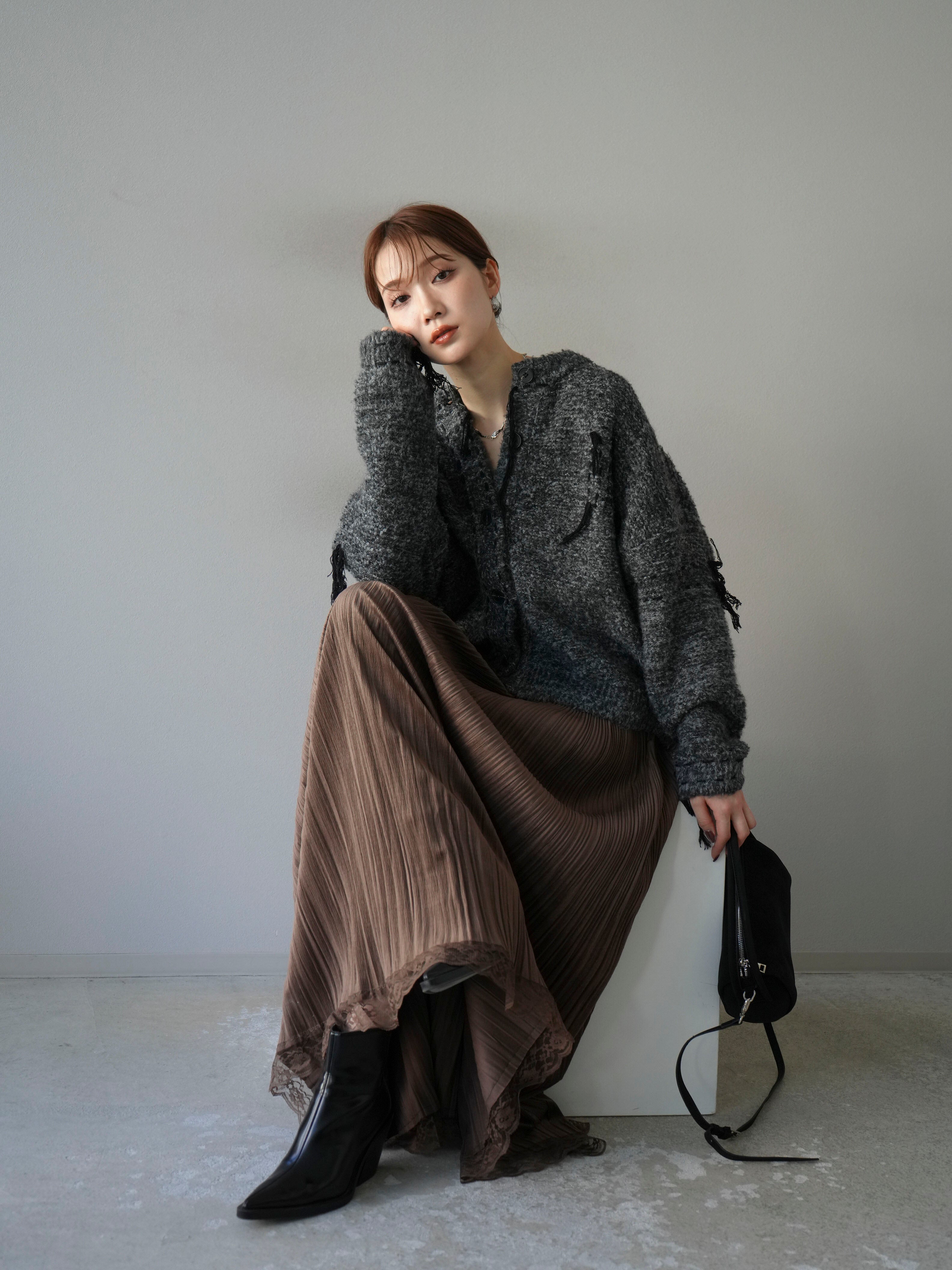 予約]ハンドステッチデザインニットカーディガン/ブラック – Lumier