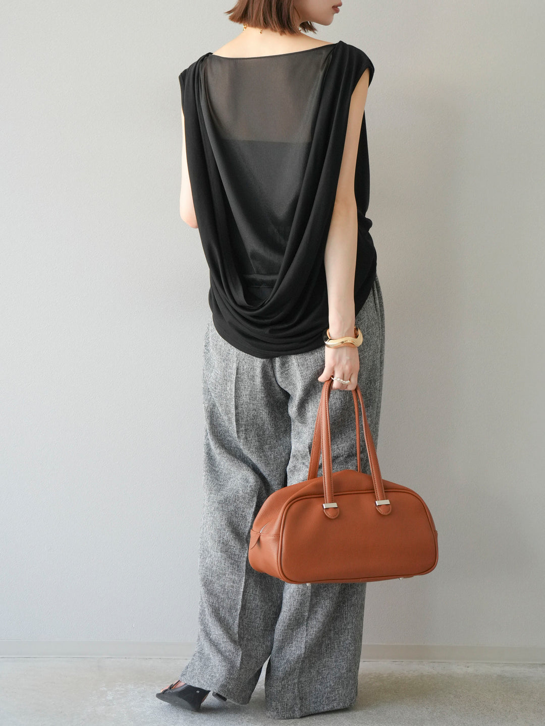 [預訂] 雙向透視多層垂墜上衣/黑色