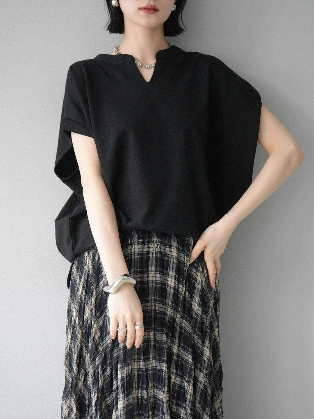 [予約]キーネックドルマンルーズコットンTシャツ/ブラック