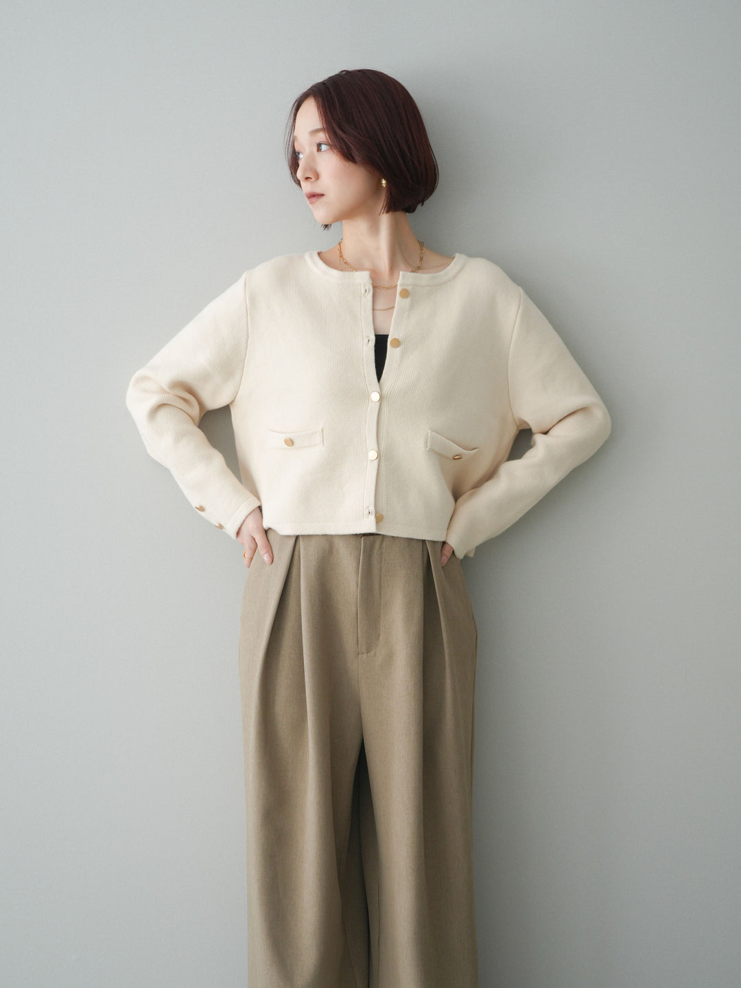 [SET]ゴールドボタンノーカラーニットジャケット+サテンベルトタックワイドパンツ(2set)