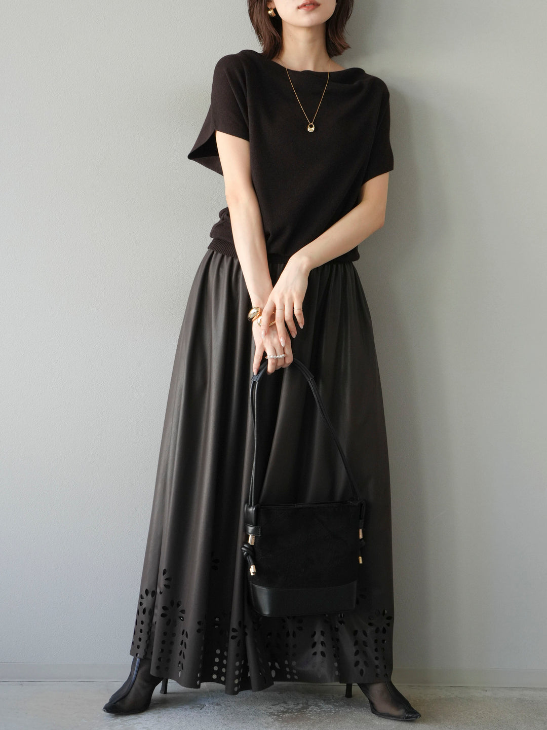 [予約]フラワーパンチングレザースカート/ブラウン