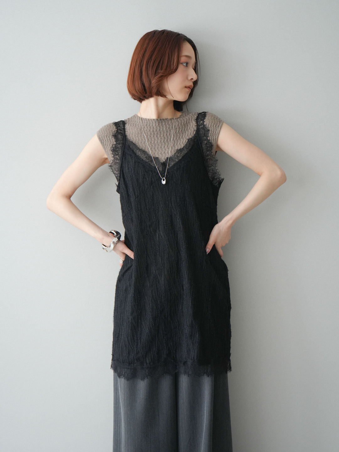 [予約]レース切替ジャガードニットロングキャミソール/black