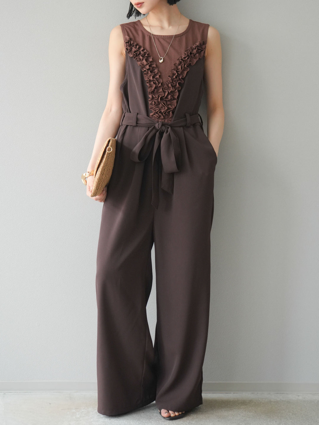 [預購] 荷葉邊設計連身褲/棕色