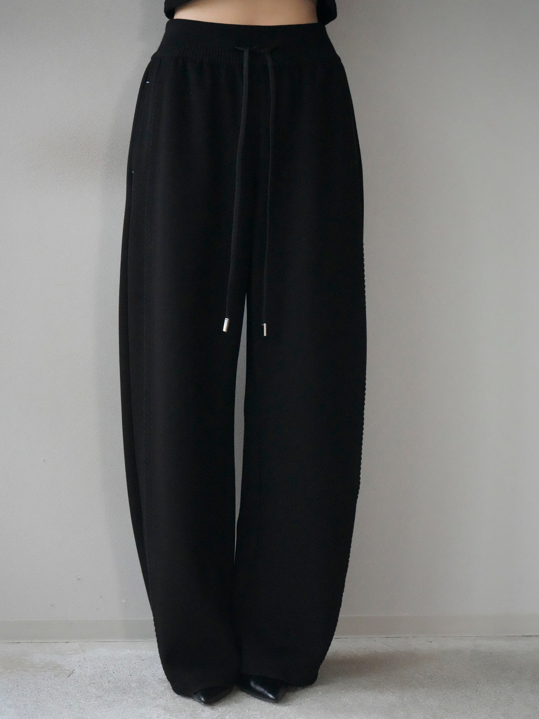 [予約]ステッチデザインウエストリブニットスエットパンツ/black