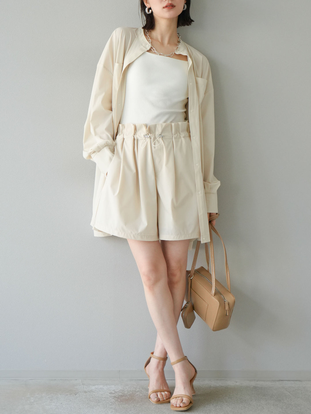[預購] ICE TOUCH 荷葉邊褶皺短褲/米白色