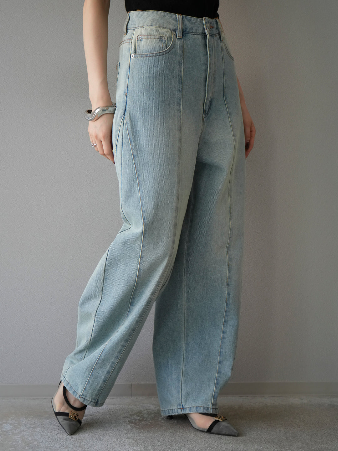 [予約]切替デザインカーブデニム/ブリーチ