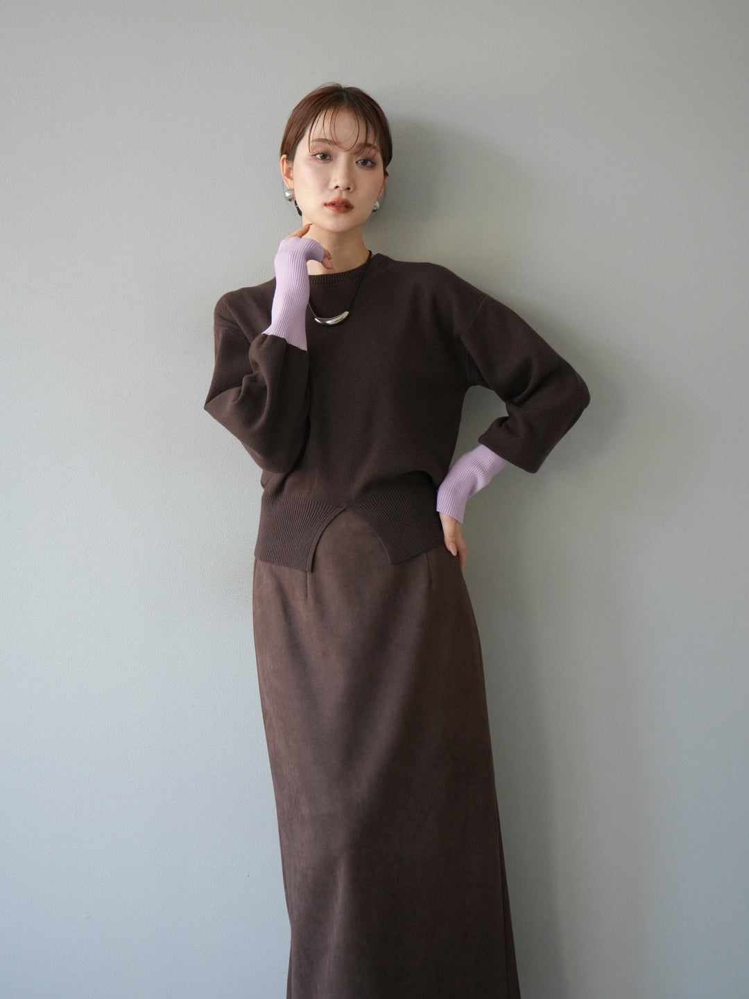 [予約]袖配色フロントスリットニットプルオーバー/ブラウン