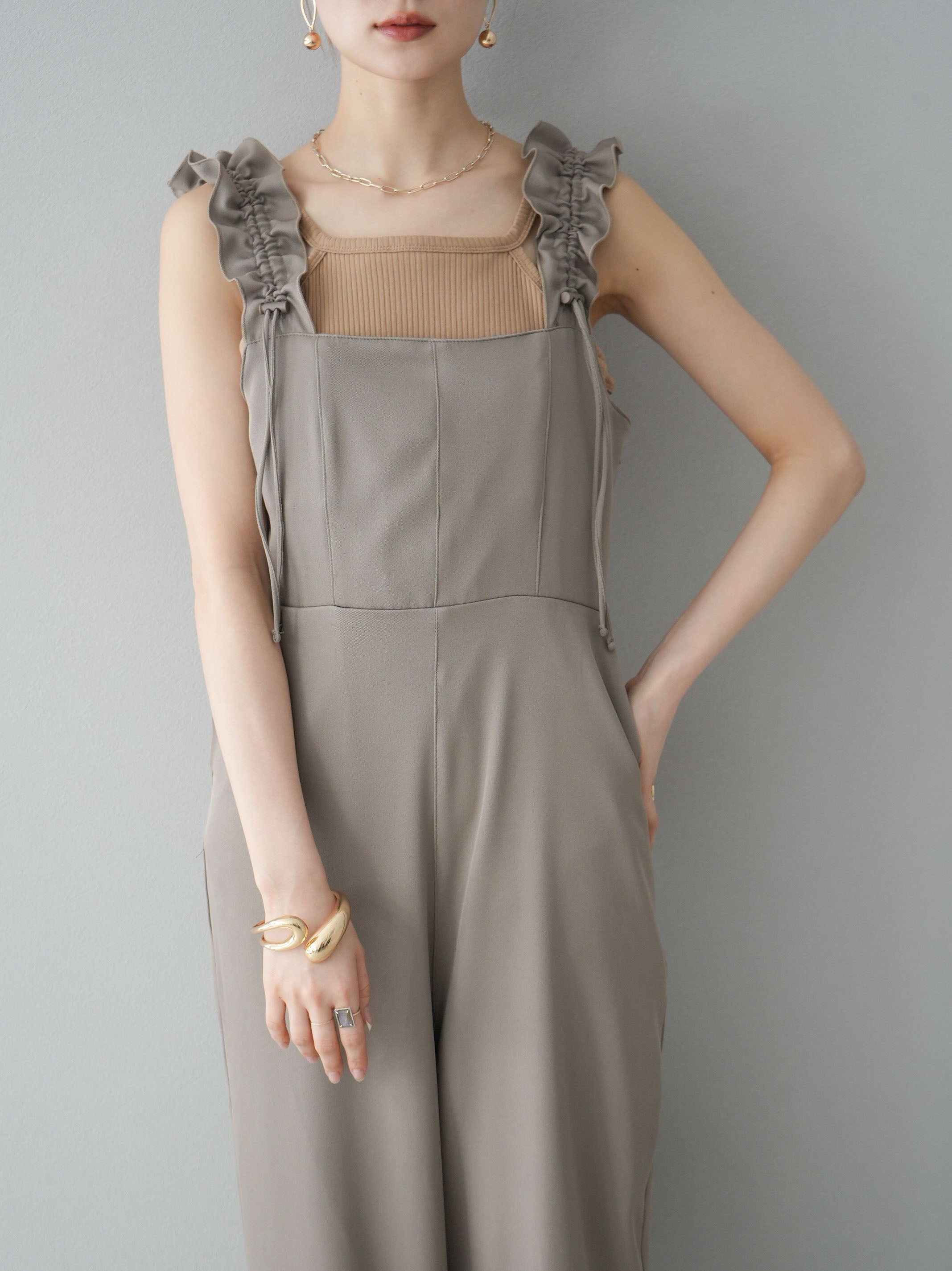 予約]レースアップフリルオールインワン/グレージュ – Lumier