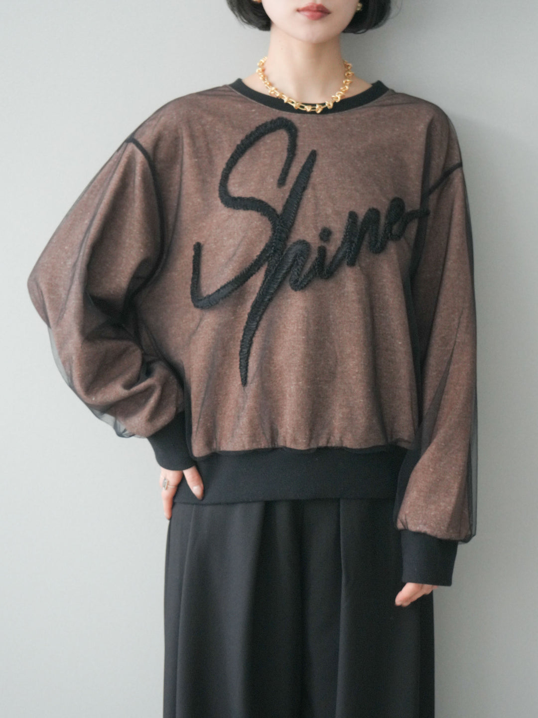 [予約]チュールレイヤードロゴスエットプルオーバー/brown