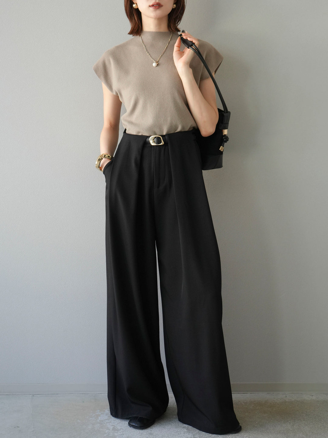 [預購] 皮帶環設計寬褲/黑色