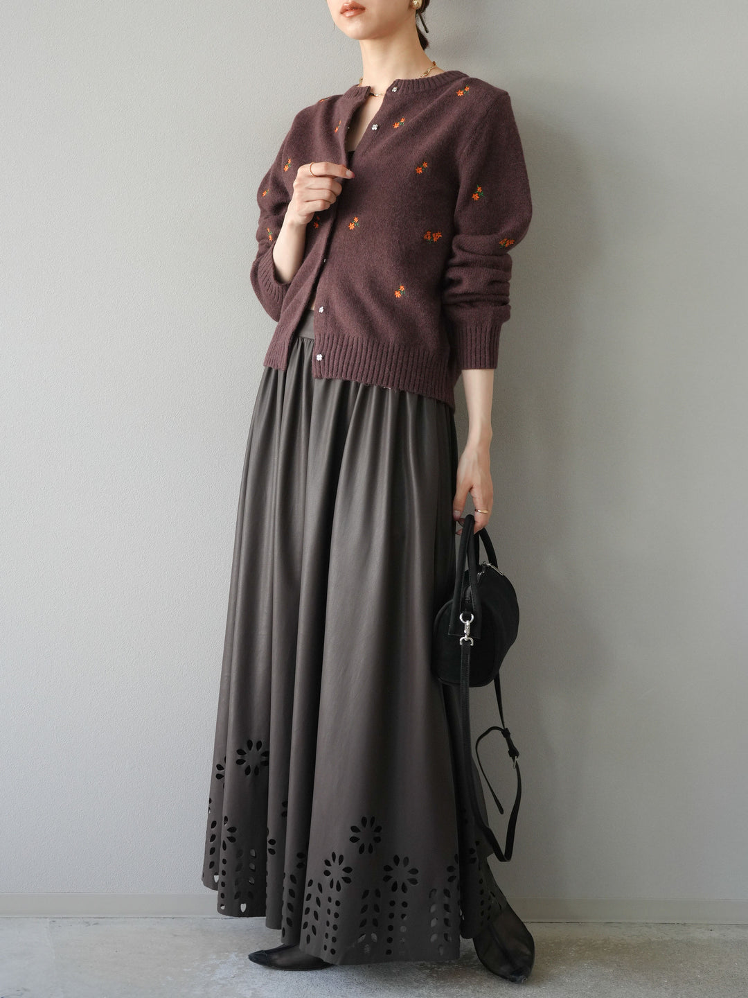 [予約]フラワーパンチングレザースカート/ブラウン