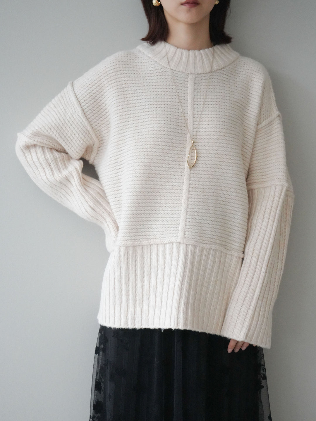 [SET]編み地切替ボトルネックニットプルオーバー+フラワーフロッキーチュールプリーツスカート(2set)