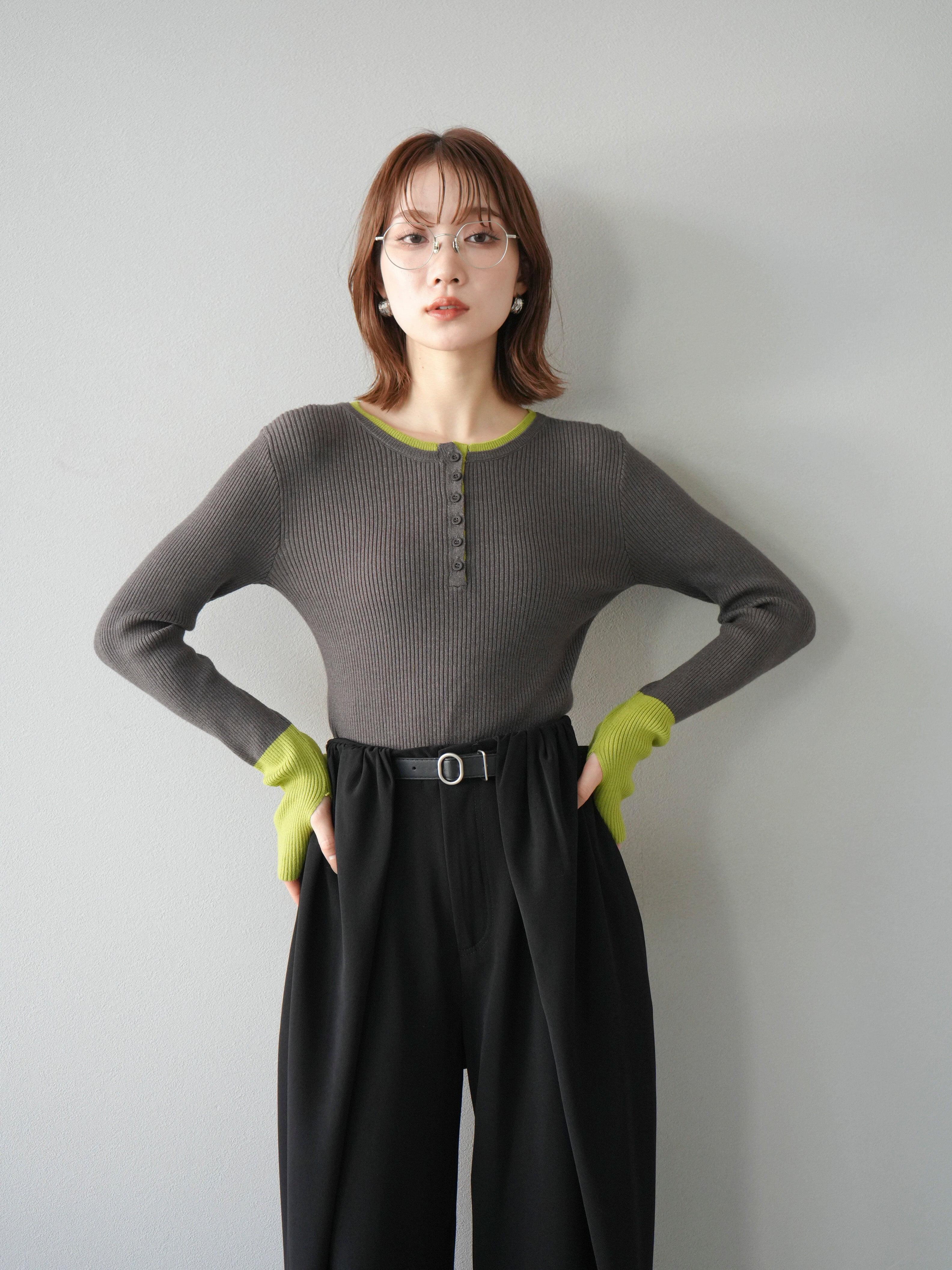 2]ヘンリーネック配色リブニットトップス/チャコール – Lumier