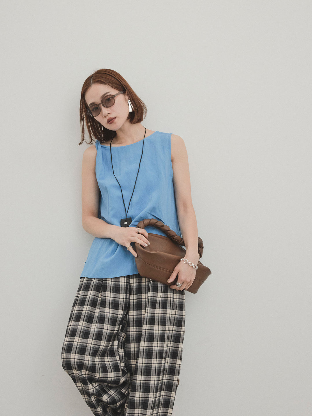 [SET] 扭紋無袖上衣配皮項鍊 + 扭紋無袖上衣配皮項鍊 (2件套)