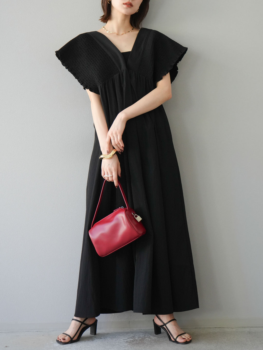 [SET] 褶皺V領連身裙 + 褶皺V領連身裙 (2件套)