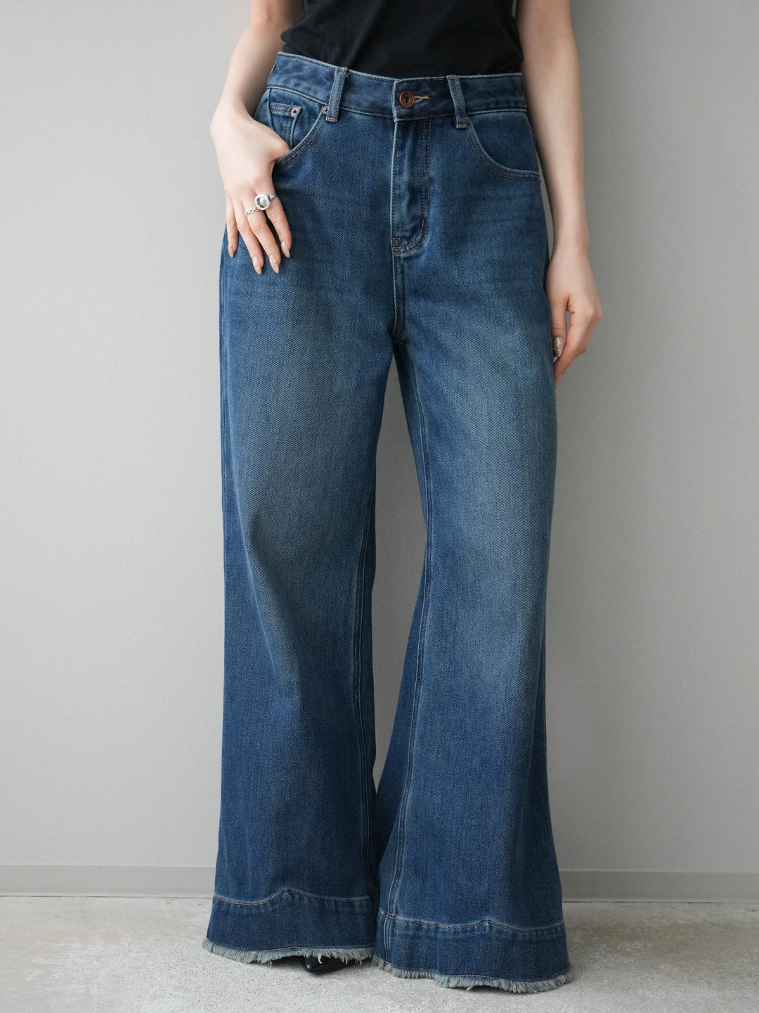 [予約]裏起毛裾フリンジワイドデニムパンツ/darkblue