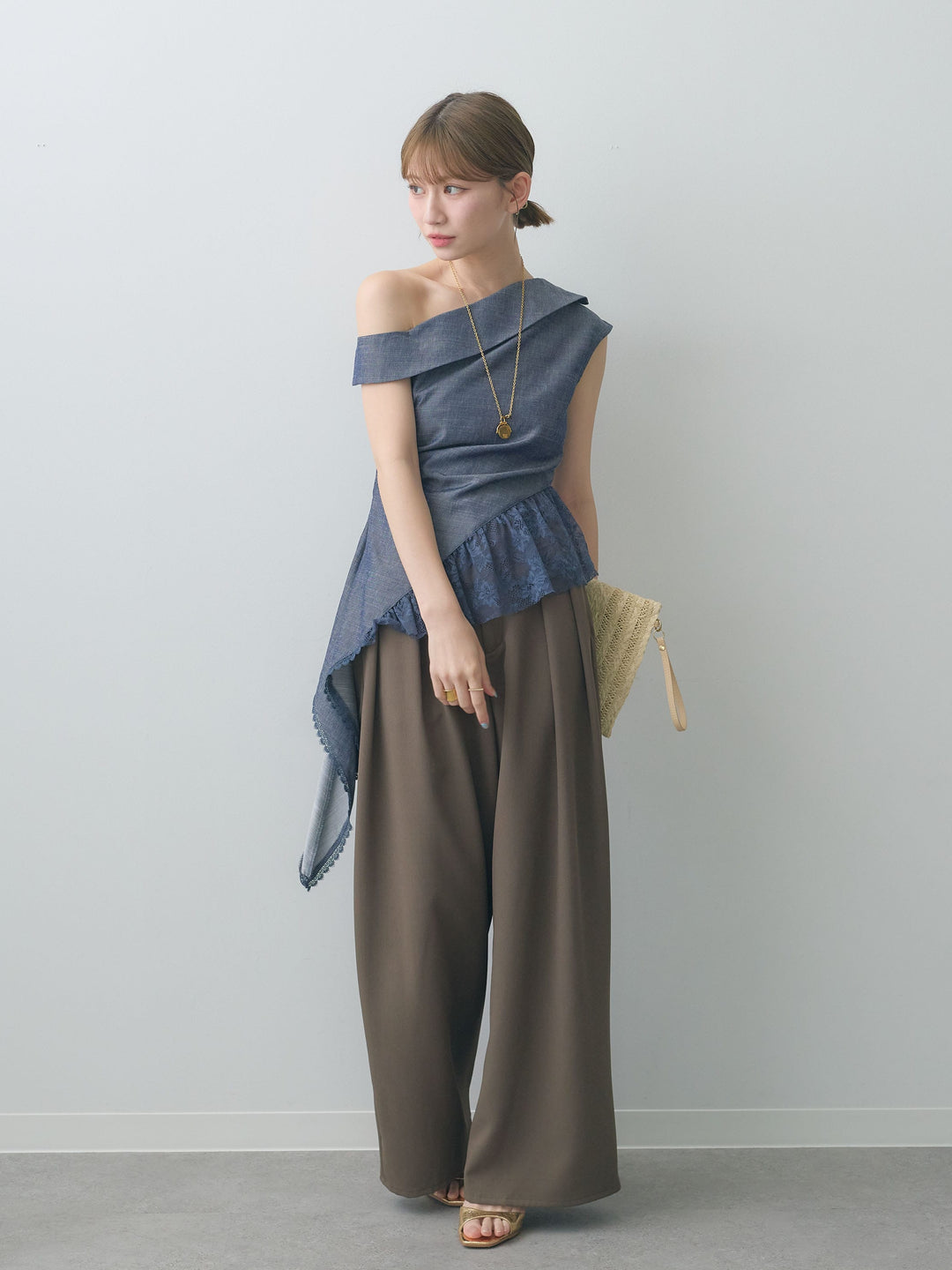 [SET]アシンメトリーラッフルレースヘムトップス+クレープデシンタックワイドパンツ(2set)