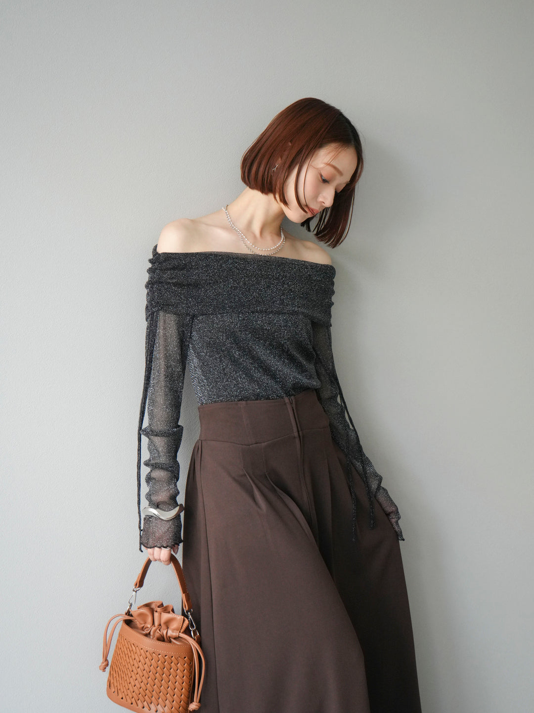 [予約]ラメシアーウィンガーホールオフショルトップス/ブラック